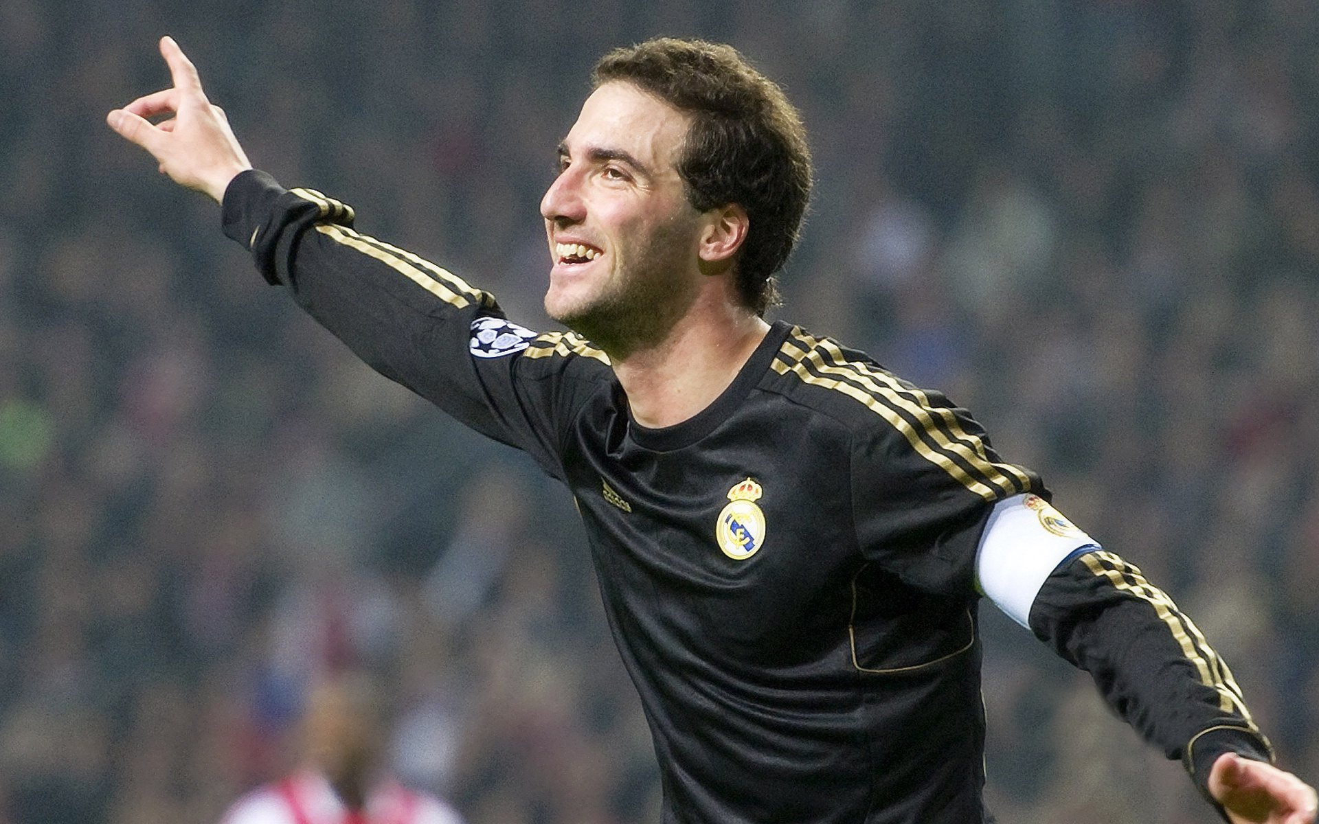 Scout官方宣布持续失利新规，巴塞罗那引发争议！赛场气氛高涨